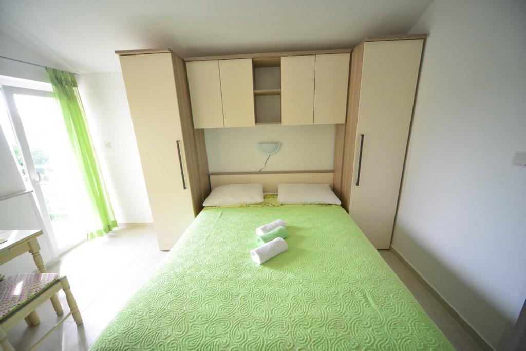 Apartments Valentina ペトルチャネ エクステリア 写真