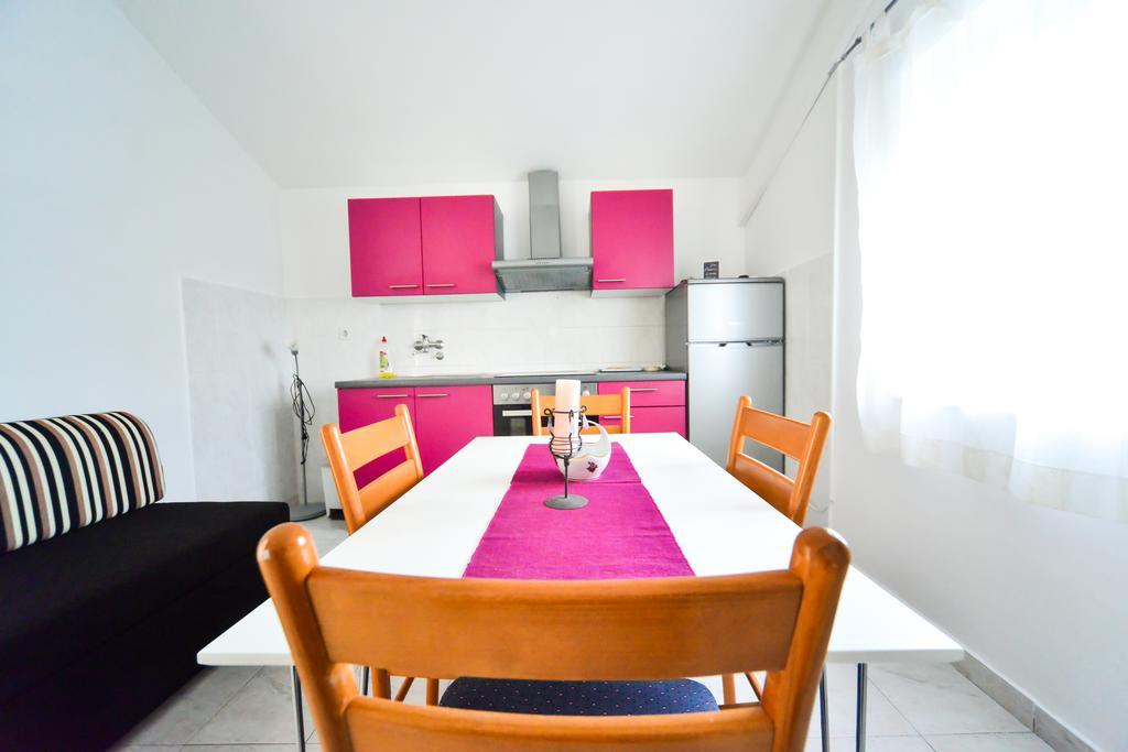 Apartments Valentina ペトルチャネ エクステリア 写真