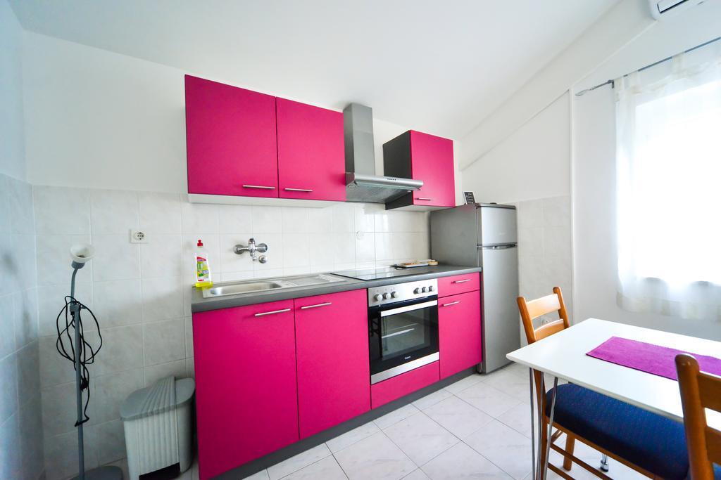 Apartments Valentina ペトルチャネ エクステリア 写真