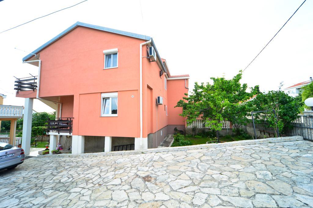 Apartments Valentina ペトルチャネ エクステリア 写真